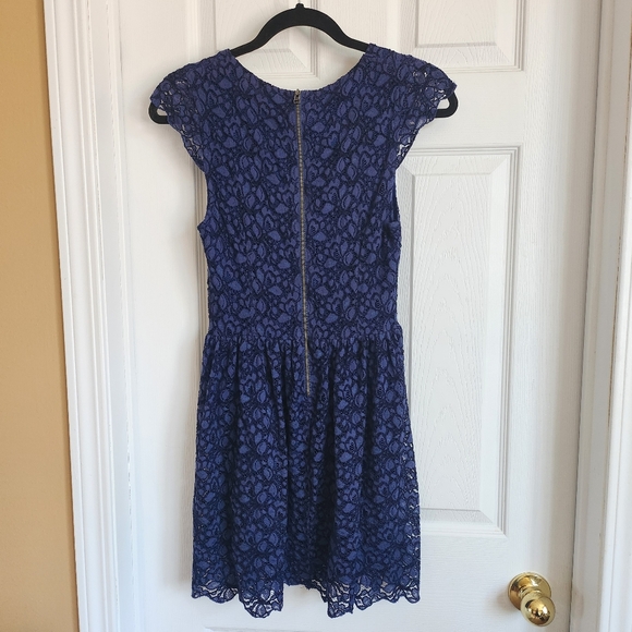 Aritzia Talula Belgravia Dress size 2 - Picture 4 of 4